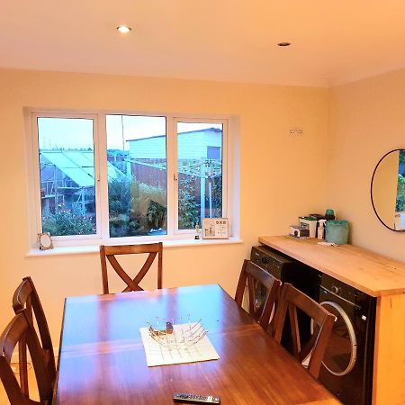 Specious 3Bed Property With Parking & Large Garden Aveley Экстерьер фото