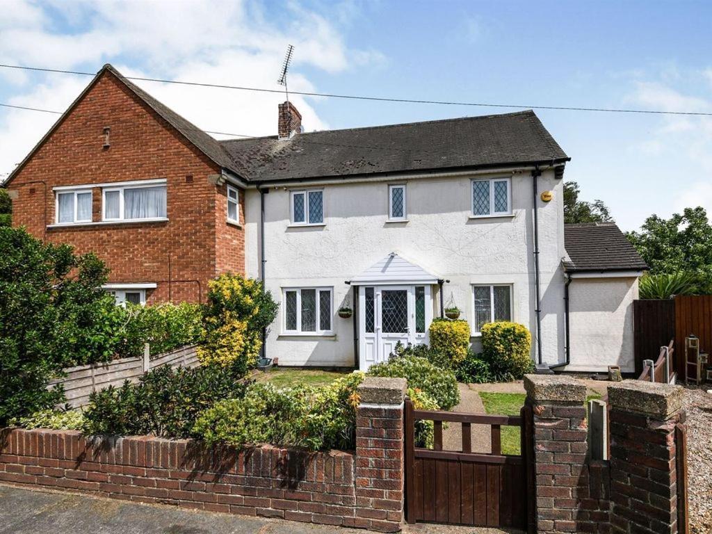 Specious 3Bed Property With Parking & Large Garden Aveley Экстерьер фото