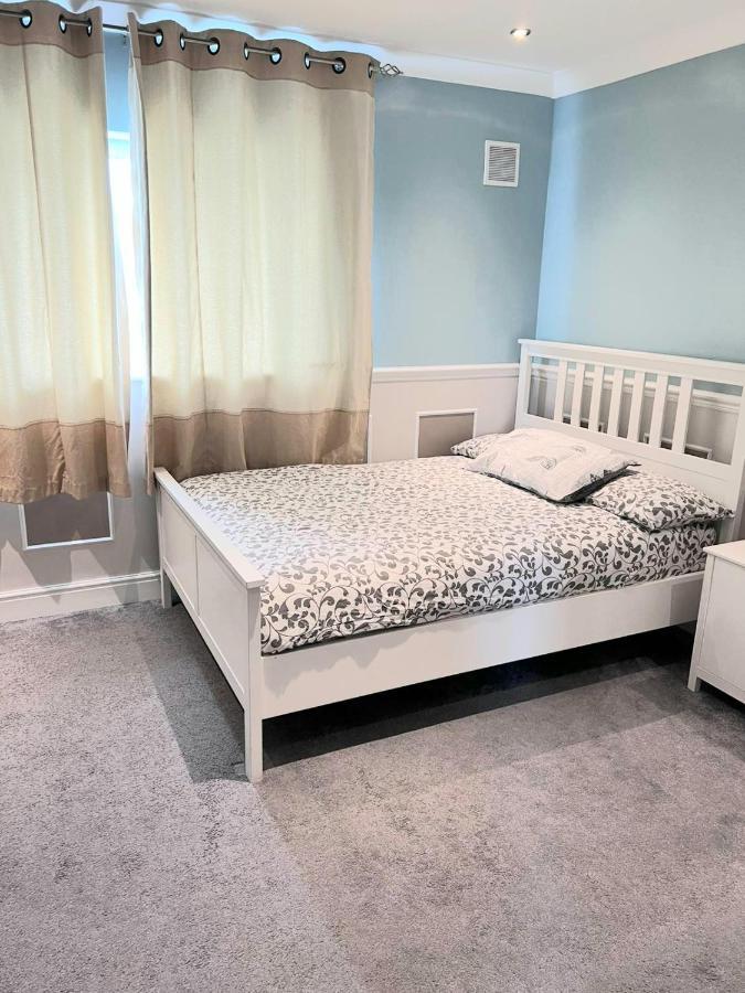 Specious 3Bed Property With Parking & Large Garden Aveley Экстерьер фото